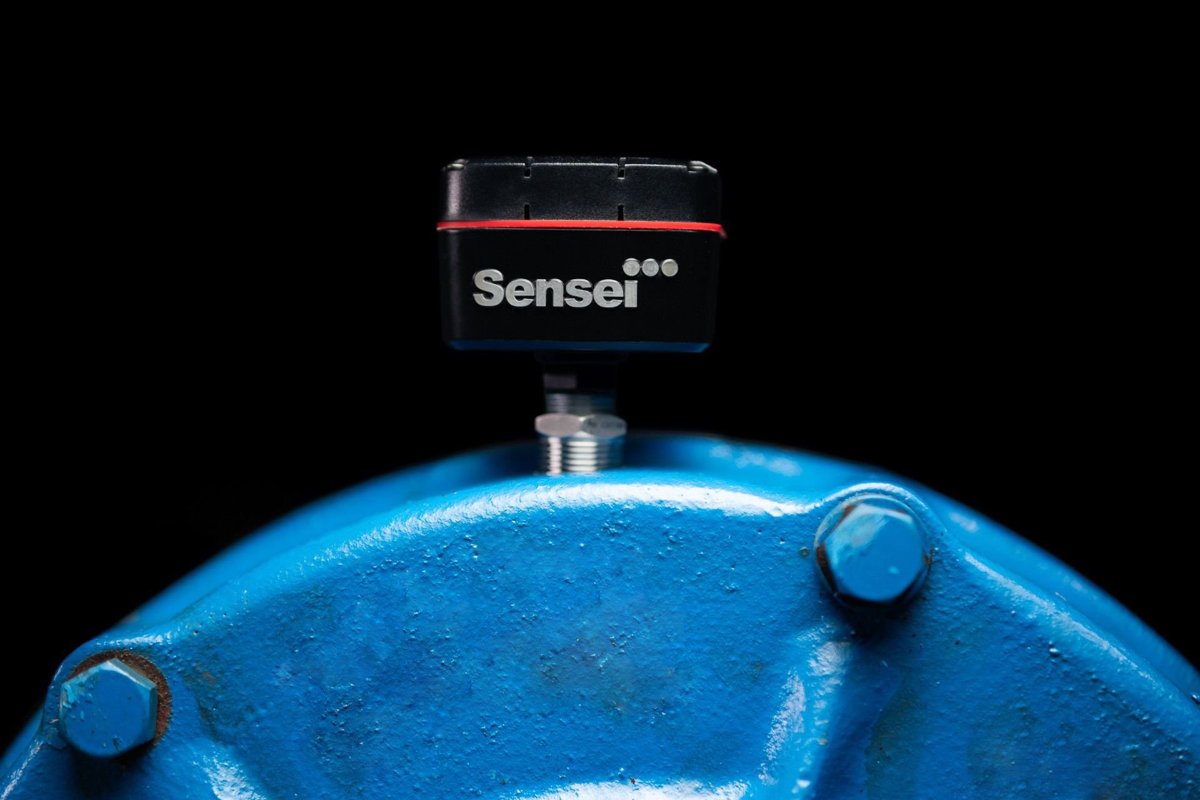 Sensei sensor pack mounted on a gearbox